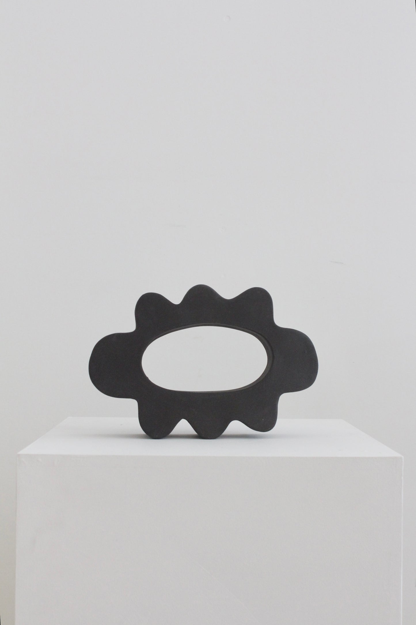 Flower Pal Sculpture - Solid Burnout Black