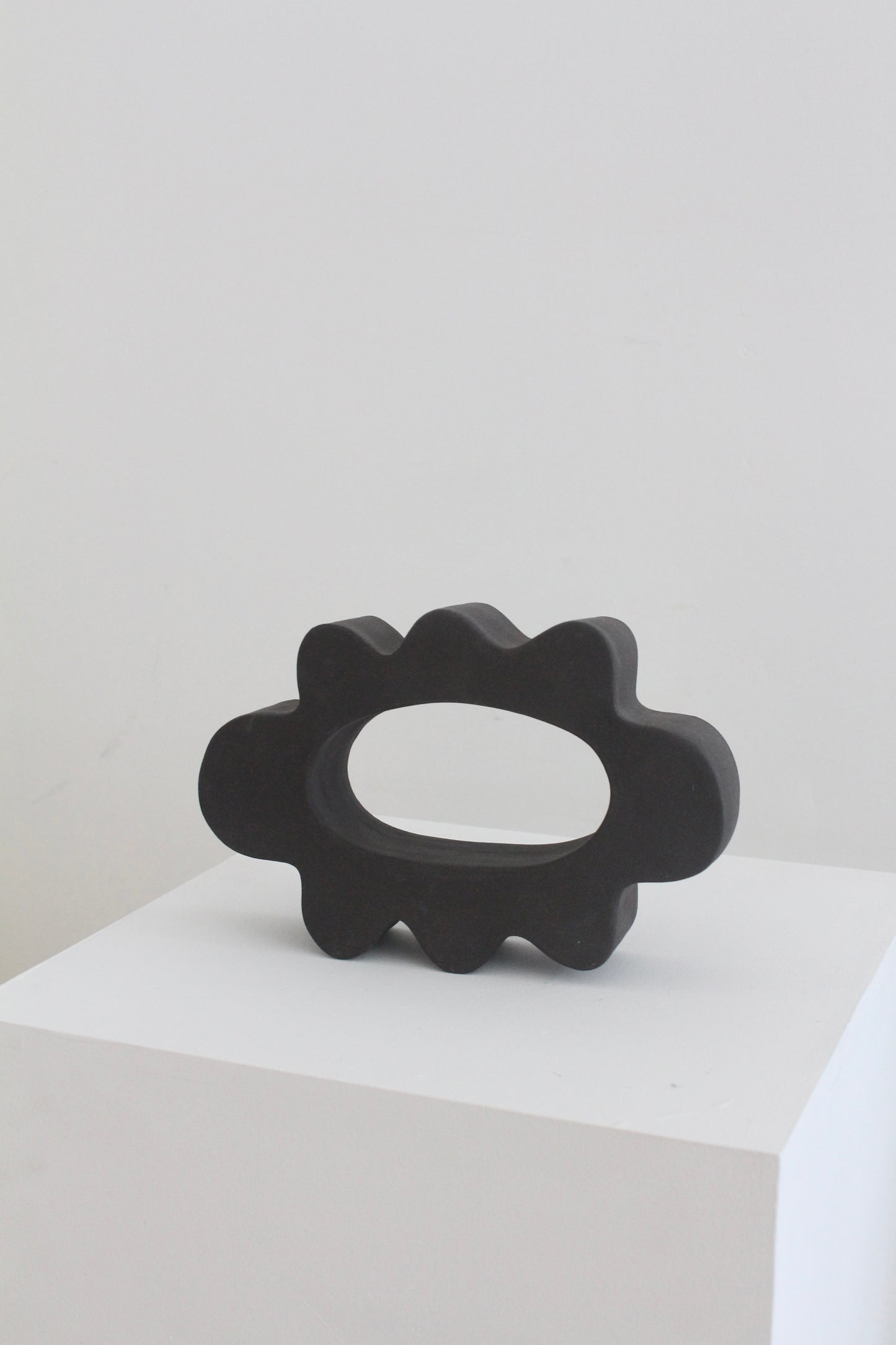 Flower Pal Sculpture - Solid Burnout Black