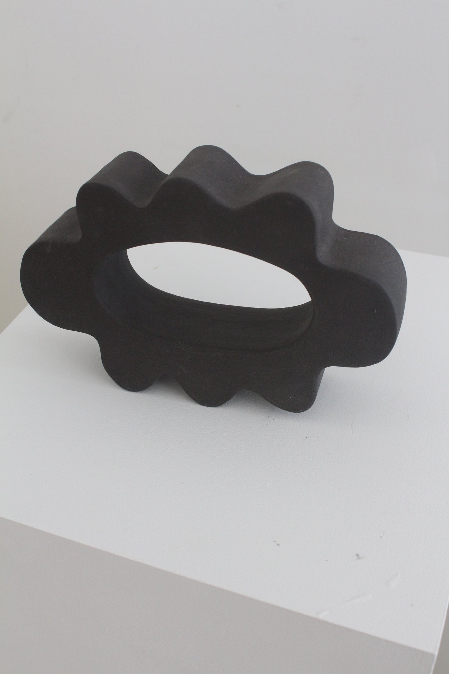 Flower Pal Sculpture - Solid Burnout Black